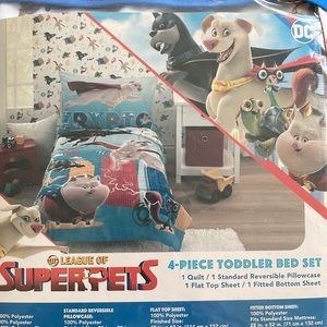 NWT! 4 pcs Toddler Bed Set, Superpets!